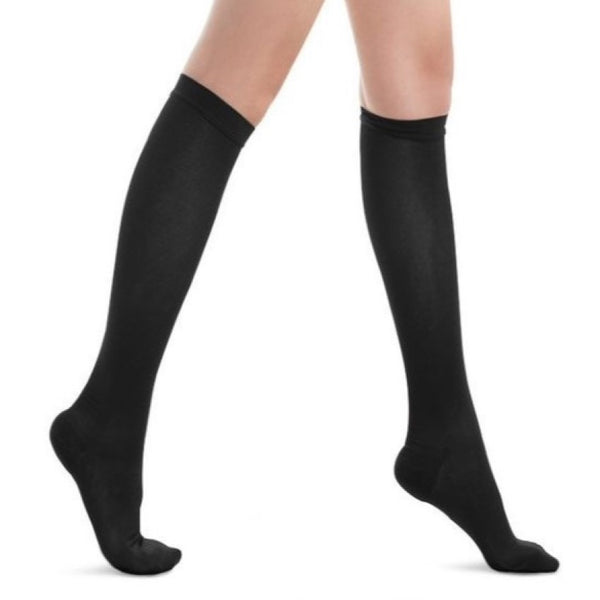 1020 | Moderate Compression Socks, Opaque, Classic Style