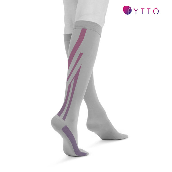 1020 | Moderate Compression Socks, Opaque, V-Line